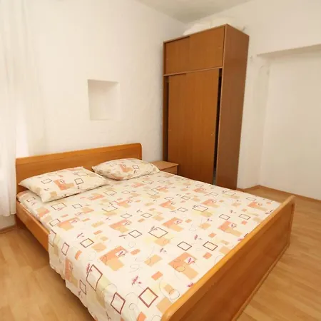 8753d Apartment *